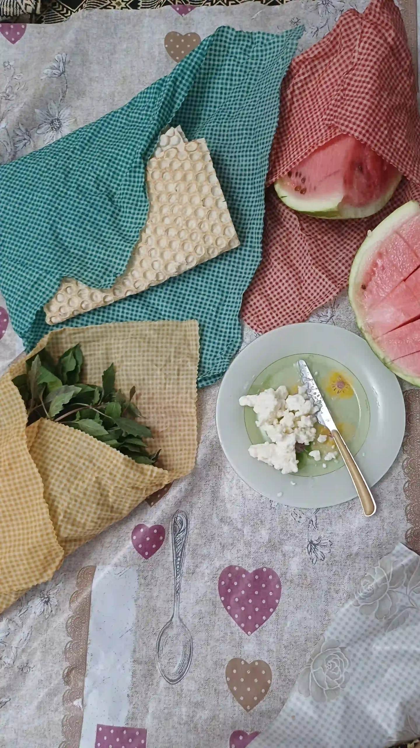 dinner-with-piramoom-beeswax-wrap-UGC